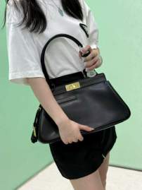 Picture of Prada Handbags _SKUfw197173076fw
